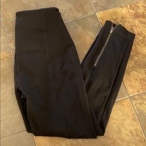 Lysse black back zip leggings size s